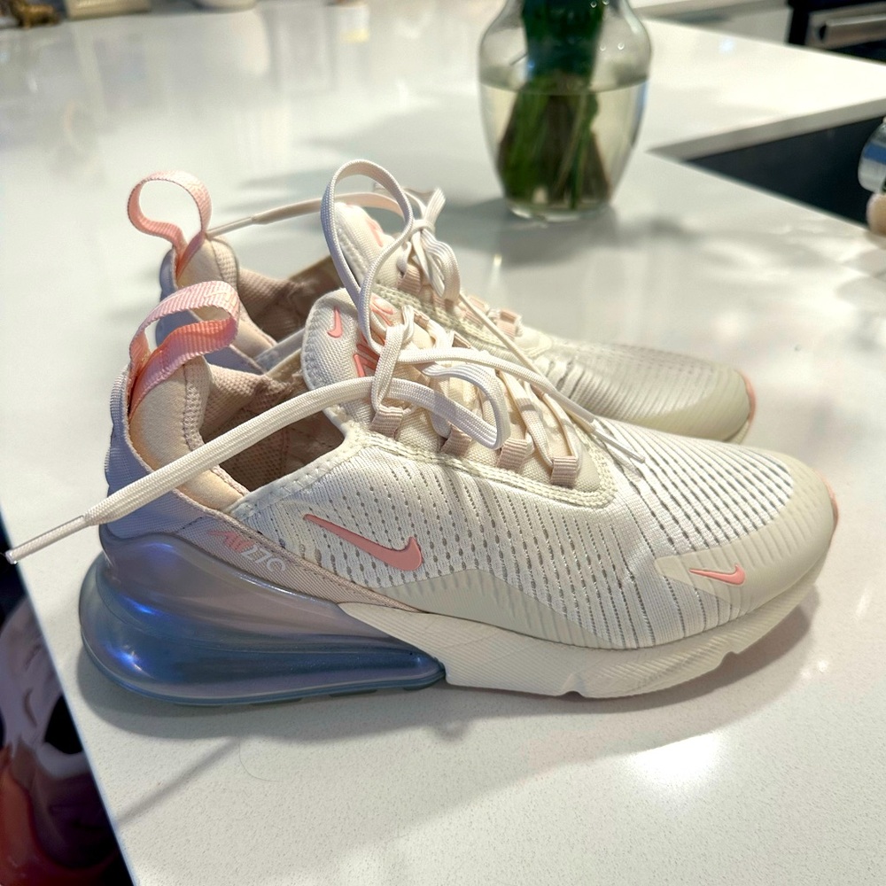 Nike Air Max 270